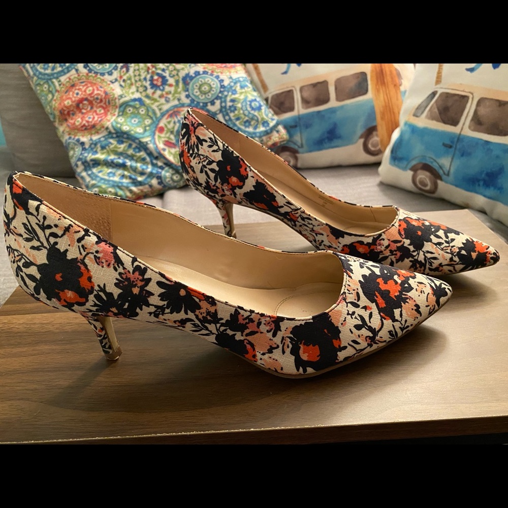Unisa Navy and Coral Women’s Heel Size 10